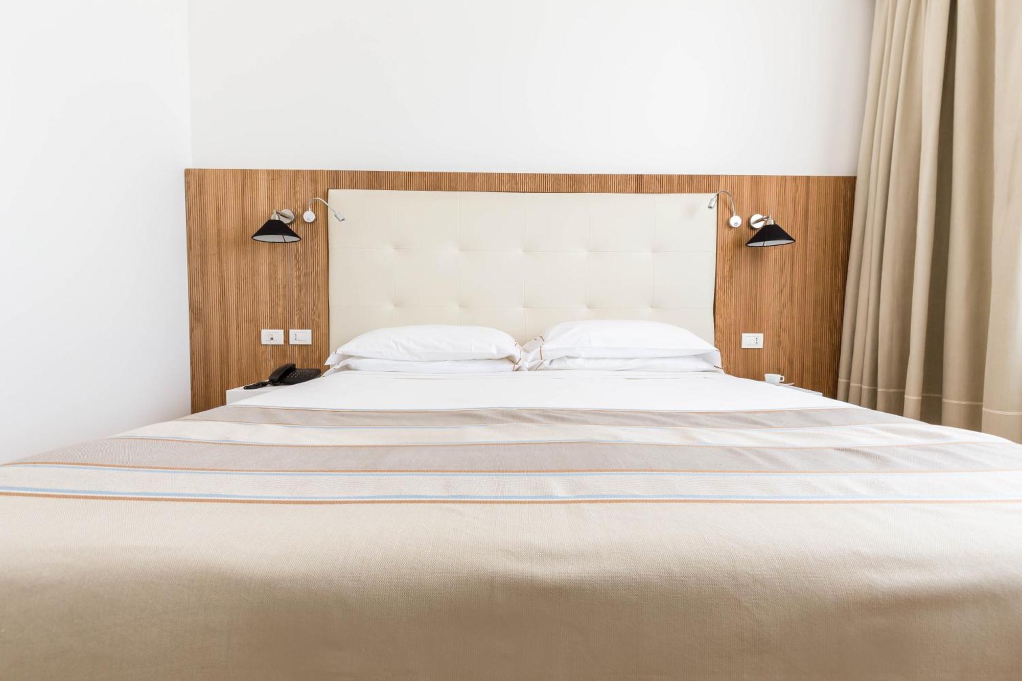 Hotel Catalunya Alghero Luaran gambar